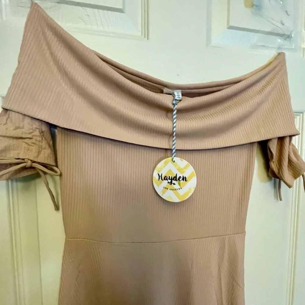NWT- Small Soft Brown Cold / Off Shoulder  Ribbed Night out Dress 2026 Spring